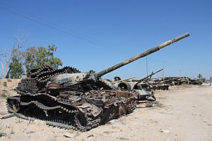 Tanks outside of Misrata (6) (8288579409)