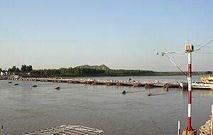 Yellow river pontoon bridge jinan 2008 05