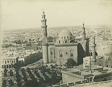 Zangaki. 0297. Vue du Caire et mosque Sultan Hussan