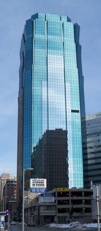 AT&T Tower Minneapolis 1.jpg