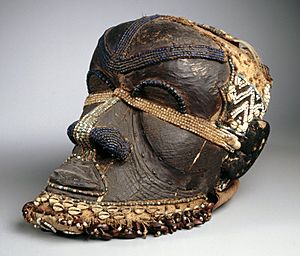 Brooklyn Museum 73.178 Bwoom Mask
