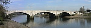 Chiswick-Bridge-15-540-3