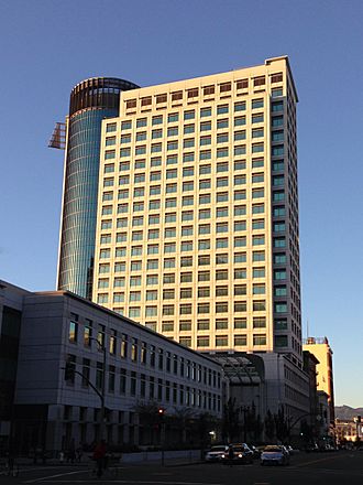 Elihu M. Harris State Office Building.jpg