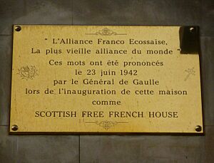 Free French House plaque, Regent Terrace, Edinburgh