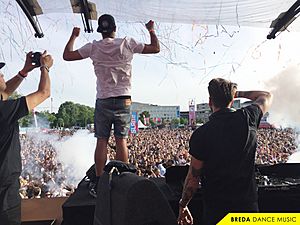 Kris Kross Amsterdam live @ Breda Dance Music Festival.jpg