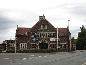 Lydney Town Hall (geograph 5131199)