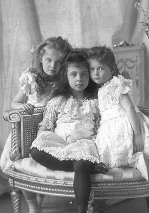 Olga and Tatiana Nikolaevna with her cousin Elizabeth of Hesse