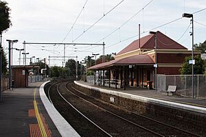 Overview of Ascot Vale railway station, Melbourne