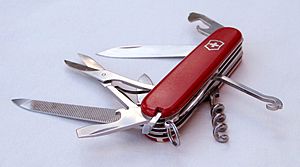 Swiss army knife open 20050612 (cropped)