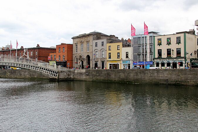 Wellington Quay, Dublin, Ireland - geograph.org.uk - 2567240