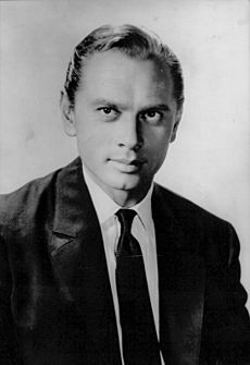 Yul Brynner with hair in 1959
