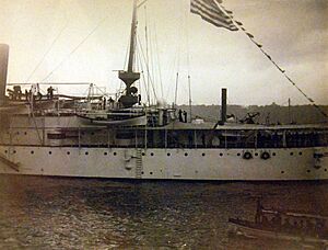 Admiral Dewey reviewing parade onboard USS Olympia (Cruiser -6), 1899 (26634238222)