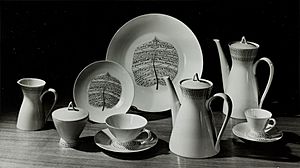 Bond Street porcelain plates, pattern designed by Lucienne Day, Rosenthal, 1957