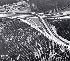 CA 56 I5 FHWA 1957 5772 12
