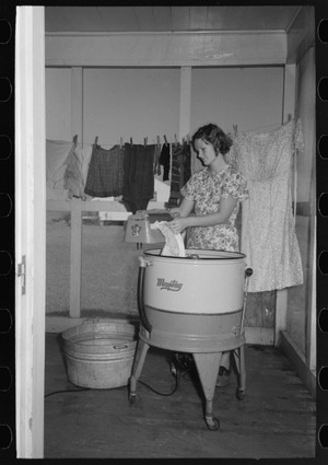 Farm wife washing clothes, Lake Dick Project, Arkansas LCCN2017737541