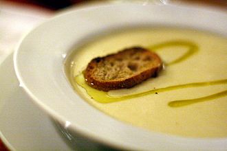Green garlic soup (4451078015)