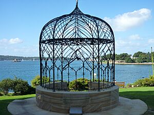 Hall "Folly for Mrs Macquarie (2000)