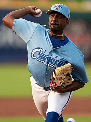 Justin Dunn (54651151793) (cropped).jpg