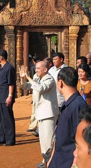 Norodom-sihamoni-in-angkor