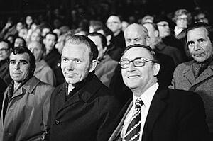 PSV tegen Telstar 1-0, op tribune trainer Lobanovic ( Dynamo Kiev ) en manager V, Bestanddeelnr 927-8552