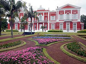 Palacio de Santana (14826301491) (cropped)