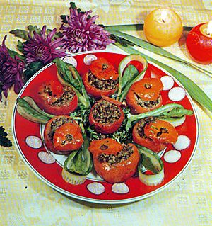 Pomidor dolması Azerbaijani cuisine.jpg