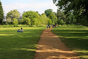 Queens' Green, Cambridge - geograph.org.uk - 3996765