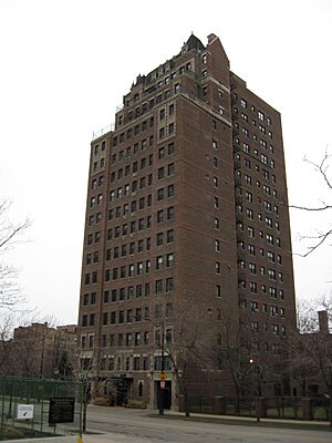 The Renaissance (5510 N Sheridan)