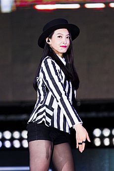 Victoria Song at Jeju K-Pop Festival, in October 2015 02