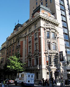 1009 Fifth Avenue 004 crop