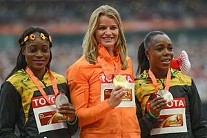 200m women medalists Beijing 2015