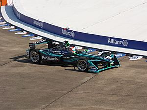 2018 Berlin E-Prix Piquet Jaguar I-Type II on track