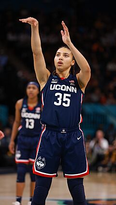 Azzi Fudd free throw (cropped)