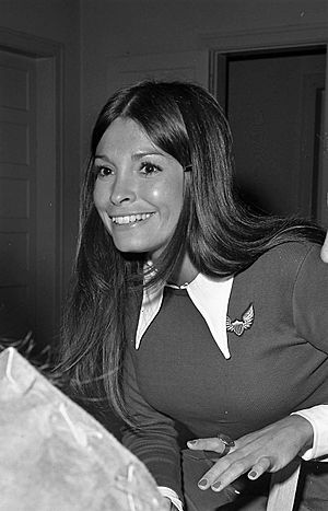 Cherokee Indian actress Betty Ann Carr, cropped.jpg