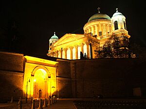 Esztergom-Bazilika+Sotetkapu