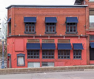 Flat Iron Building 1 (cropped)