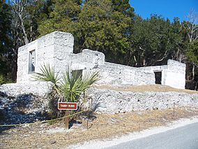 Fort George Island tabby ruins01.jpg
