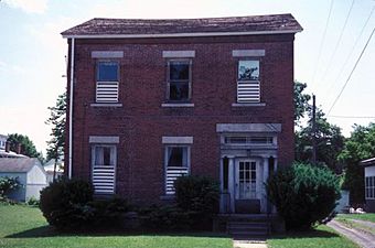 HUNT HOUSE.jpg