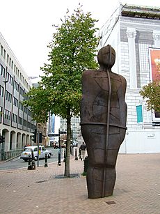 Iron Man - Antony Gormley Statue - Victoria Square - Birmingham - 2005-10-14