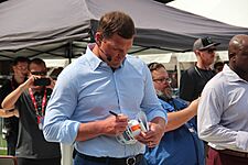 Jason Witten signing autographs - 2018 SEC Summerfest 1