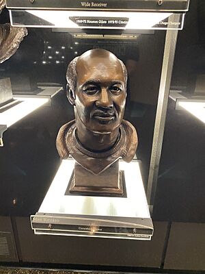 Mel Renfro Hall of Fame bust