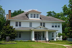 Mineola May 2018 10 (Howard L. and Vivian W. Lott House)