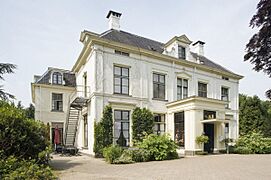 Overzicht van de voorgevel van het landhuis met portiek - Wezep - 20401914 - RCE