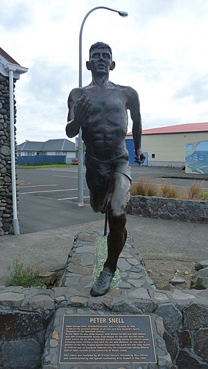 Statue of Peter Snell