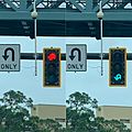 U-turn traffic light