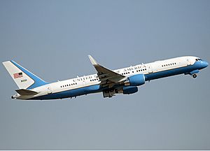 USAF Boeing 757-200 Du Pont
