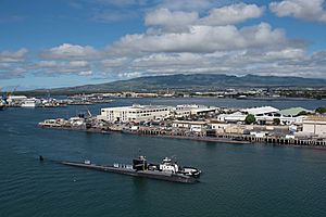 USS Bremerton (SSN-698) returns to Pearl Harbor on 6 April 2018 (180406-N-KC128-040)