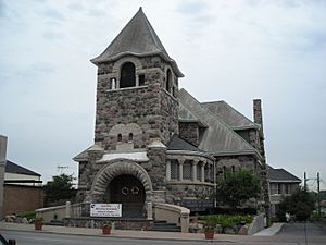 United Methodist Church of Batavia (Batavia, IL) 01.JPG