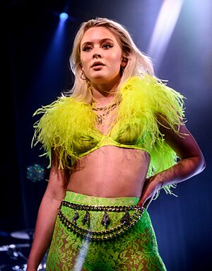 Zara Larsson @ The Observatory OC 05 02 2019 (cropped).jpg