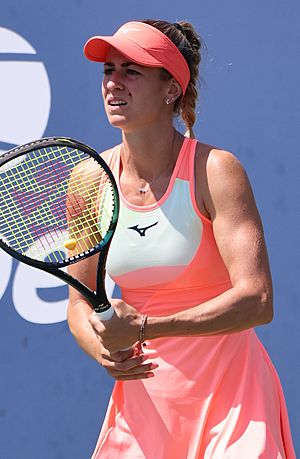 Anna Bondár (2023 US Open) 01 (cropped).jpg